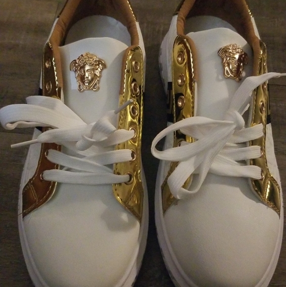 Louie Vuitton ,white black and gold mens size8 (fake) - Picture 2 of 3